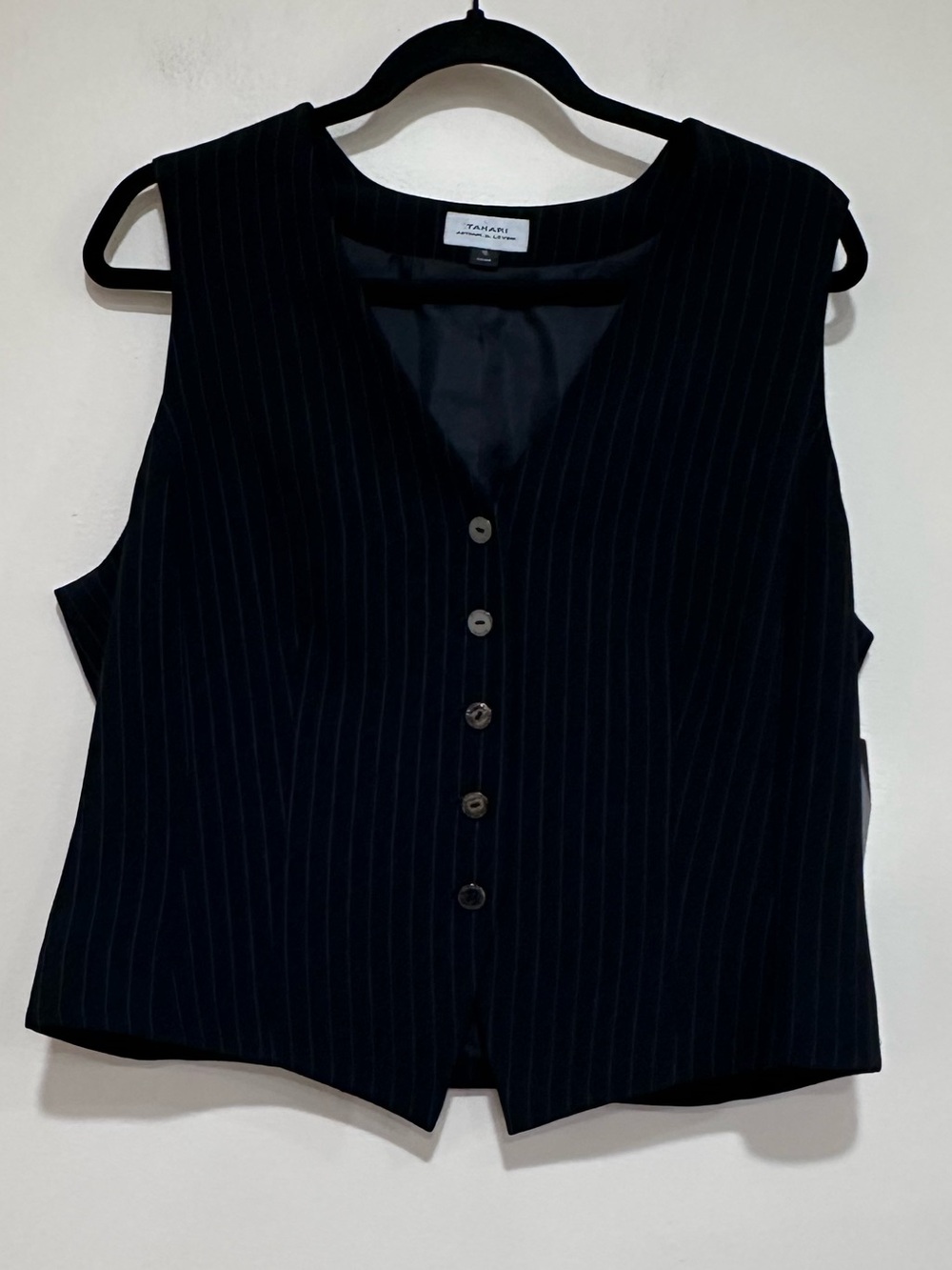 Tahari women’s Black Pinstripe Pantsuit 3 piece Size 16 - Picture 7 of 16